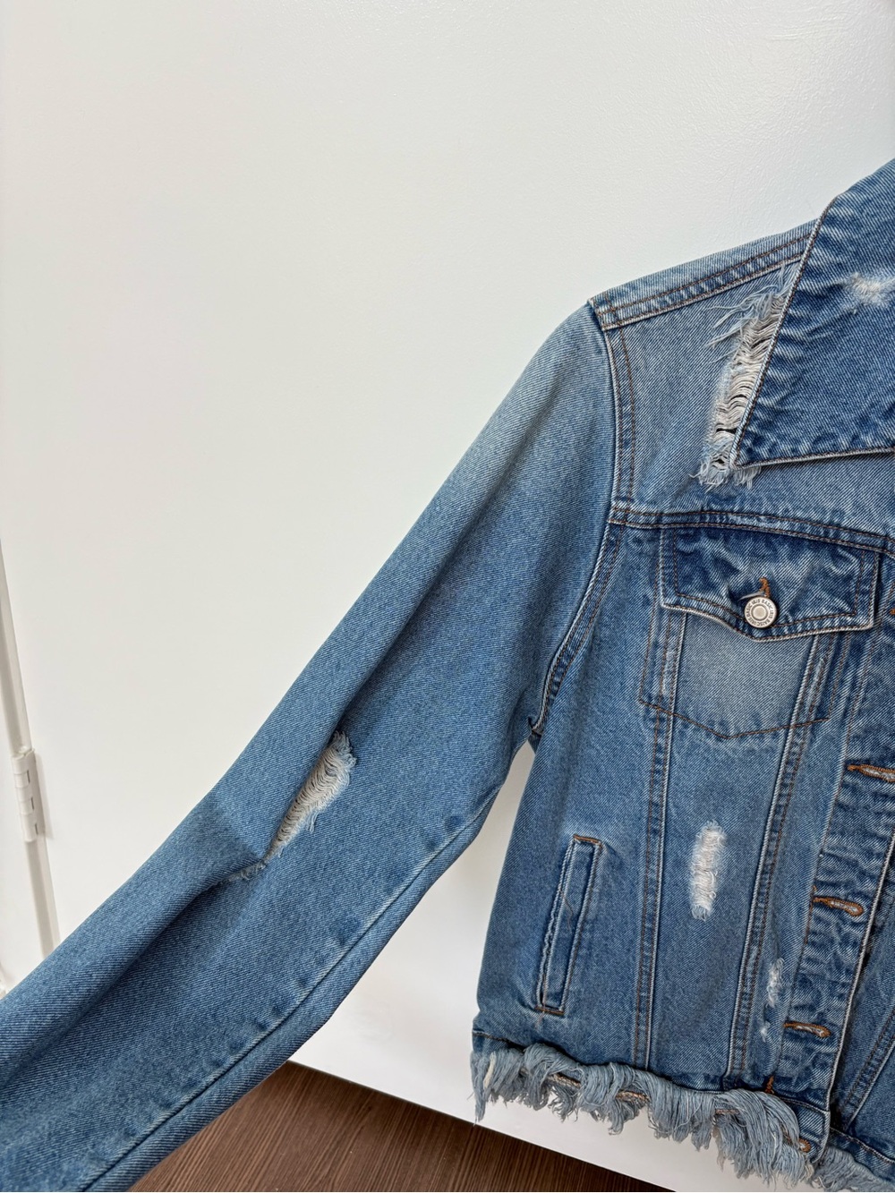 Distressed Jean jacket - Picture 3 of 7